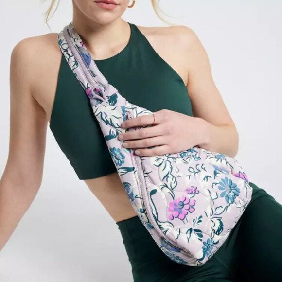 Vera Bradley Sling Bag Featherweight Backpack Travel Floral Lavender Purple NWT - Picture 1 of 15